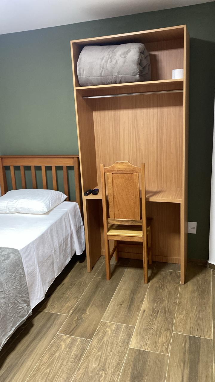 Quarto Solteiro 04